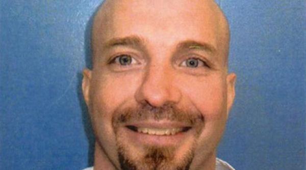 a invatat hieroglifele egiptene in puscarie acum se contrazice din celula cu cercetatorii de renume mondial