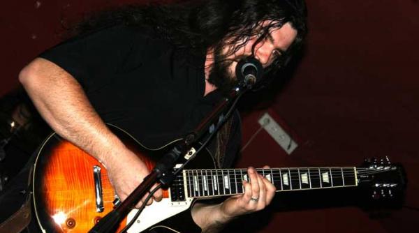 blackerii din bucuresti se strang in club ageless