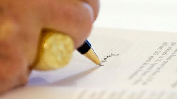 o clauza abuziva prevazuta intr un contract anuleaza documentul potrivit unei decizii a cjue