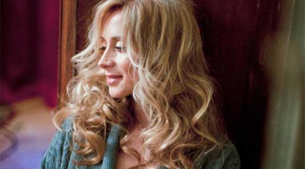 omul zilei lara fabian