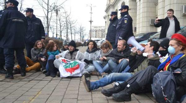 piata universitatii este peste tot