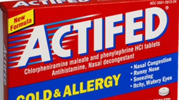 93 000 de pastile interzise descoperite in bagajele a doi polonezi