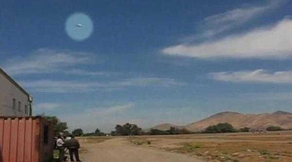 ozn ul care a alertat guvernul din chile obiectul zburator si a facut aparitia in timpul unui spectacol aviatic video