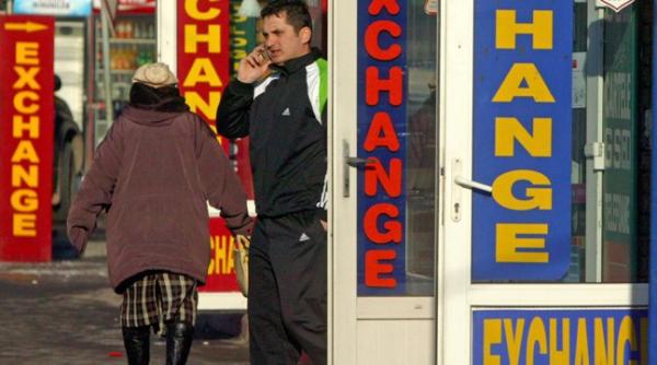 cursul bnr la un nou maxim istoric un euro a fost cotat la 4 3794 lei