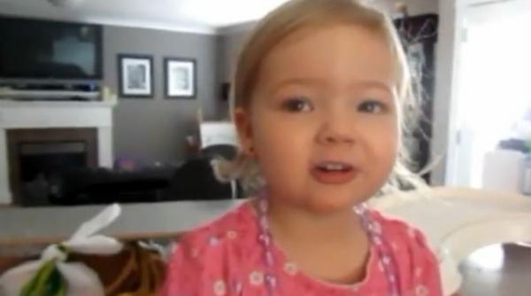 o fetita de doi ani canta hit ul lui adele someone like you vezi clipul vazut in cateva zile de mii de persoane