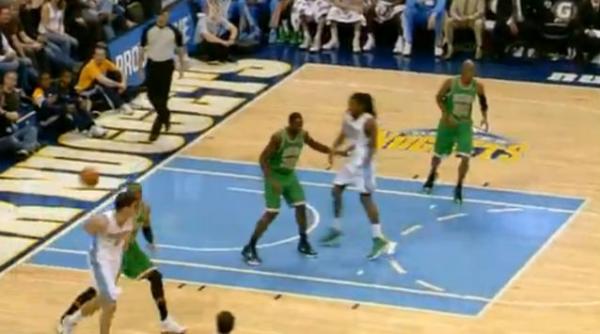 o pasa impresionanta de la un meci de baschet a fost vazuta pe youtube de mii de persoane in doua zile