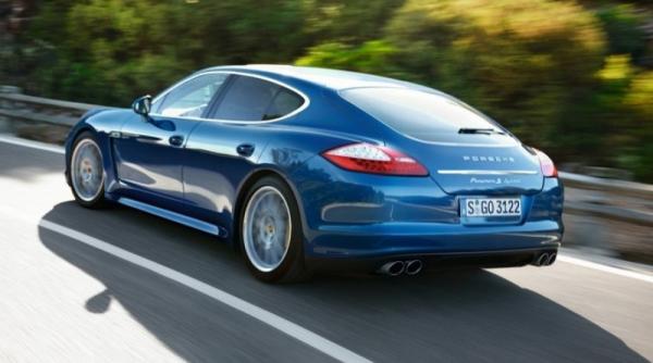 din 2013 panamera intra in priza