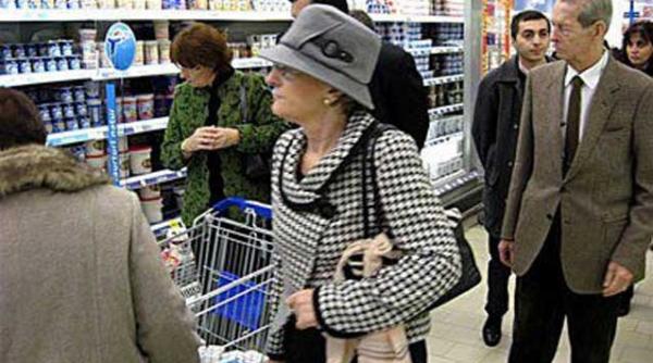 imagine inedita regele mihai la cumparaturi