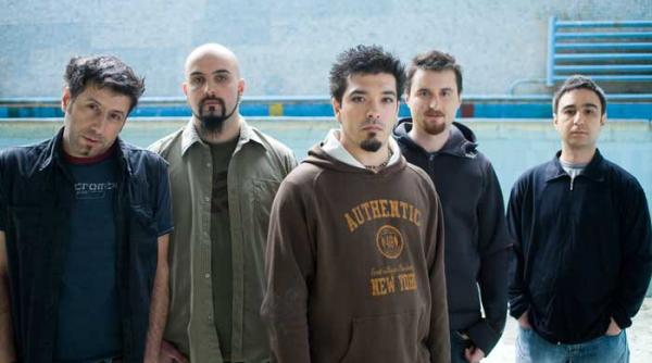 azi vita de vie canta acustic in jukebox venue