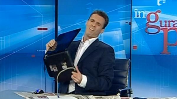 video mircea badea canta o piesa ac dc la laptop