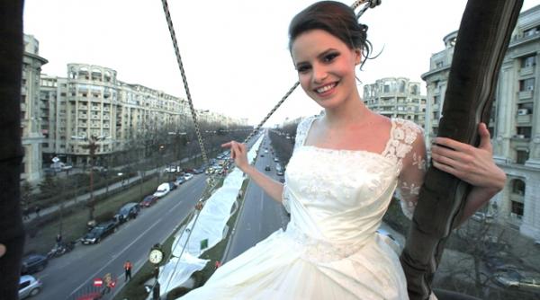 video romania a intrat in cartea recordurilor cu cea mai lunga trena de rochie de mireasa