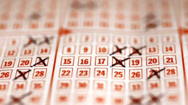 300 de danezi au fost chemati sa si ridice premiile de la loterie cate 3 8 miliarde de euro de fiecare