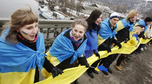 parlamentar ucrainean din partidul la putere romania si ungaria au pretentii teritoriale fata de ucraina