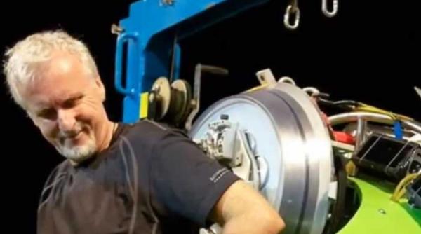 regizorul james cameron primul om care a explorat de unul singur groapa marianelor