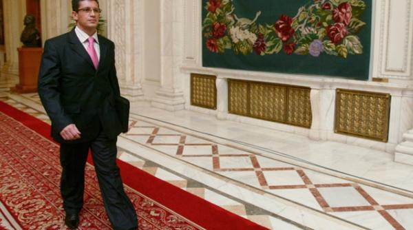 deputatul virgil pop ridicat de la hotelul parlamentarilor si trimis dupa gratii