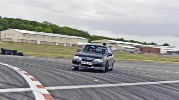 legende pe ro i hammond conduce lotus carlton