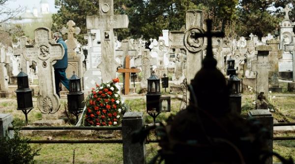 scutiri la cimitir locuri de veci gratuite pentru politicieni revolutionari in orasul in care nu s a tras un glont