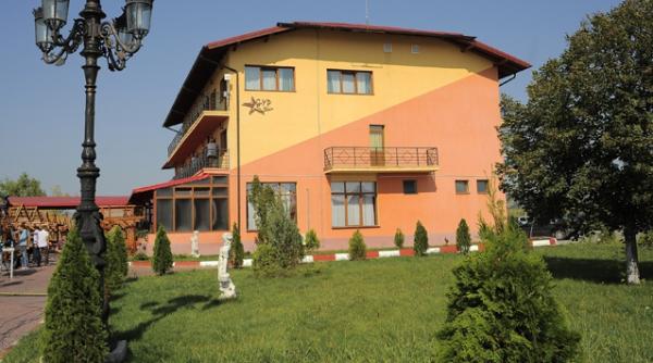 te gandesti la o mini vacanta de paste afla cu cat poti inchiria un apartament sau o vila