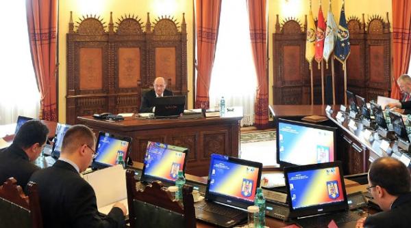 csat limiteaza angajarea politistilor din sursa externa