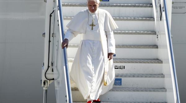 gluma a comisiei europene de 1 aprilie papa ne va vizita pentru a ne ruga impreuna pentru salvarea euro