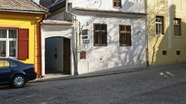 cum se strica centrul istoric al sibiului cu voie de la primarie piatra cubica subiect de reportaj national geographic va fi inlocuita cu asfalt