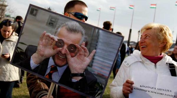 presedintele ungariei acuzat de plagiat nu demisioneaza scandalul continua