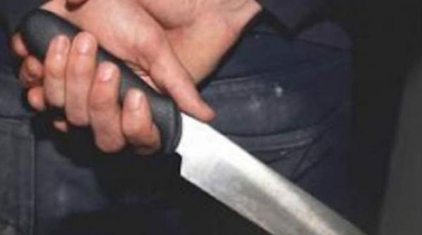 un fost politist si a ucis mama dupa care a incercat sa se sinucida