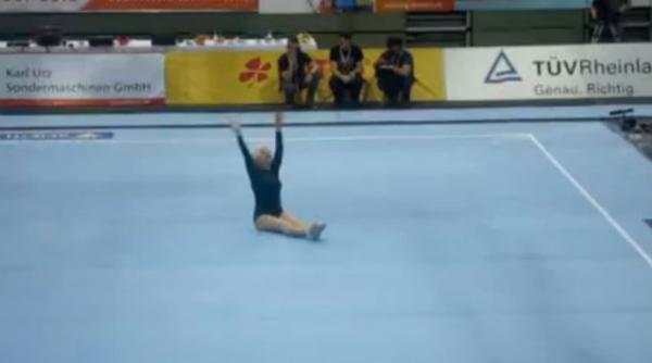 video o gimnasta de 86 de ani impresioneaza publicul prin miscarile sale la cupa mondiala cottbus