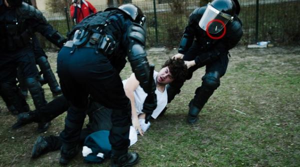 colonelul moise vorbeste in photoshop video