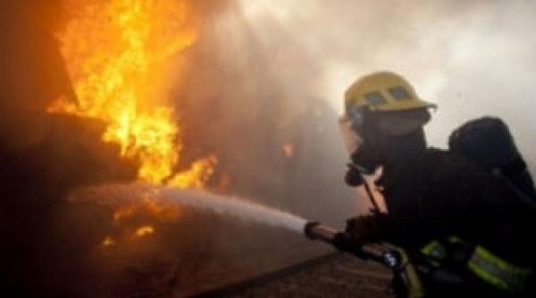incendiu puternic in centrul capitalei o banca de pe bulevardul magheru a luat foc