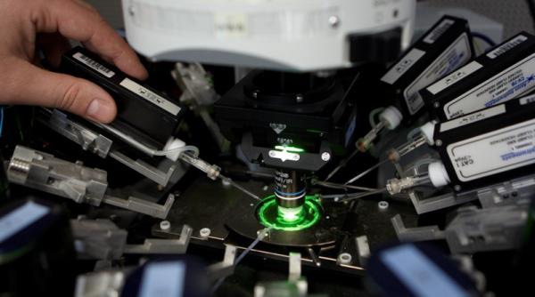 se lucreaza la cel mai puternic computer din lume sistemul va incerca sa descifreze misterele universului