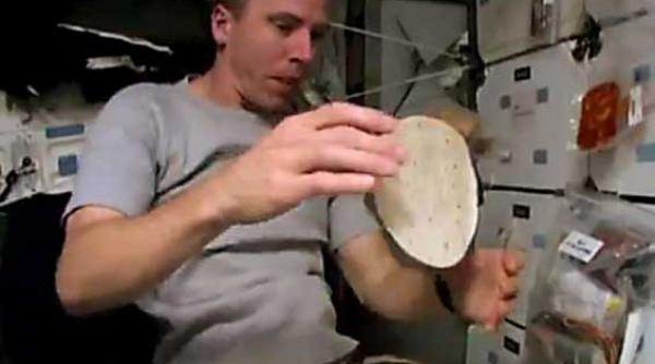 cat de greu e sa prepari un sandwich in imponderabilitate video