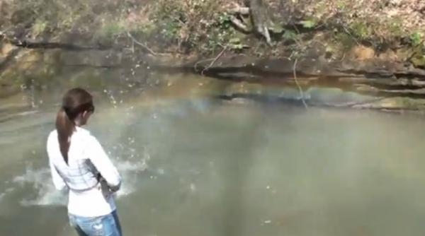 curcubeul din pusca lui kristi starneste controverse pe youtube vezi filmuletul care a impresionat 400 000 de persoane in cateva zile