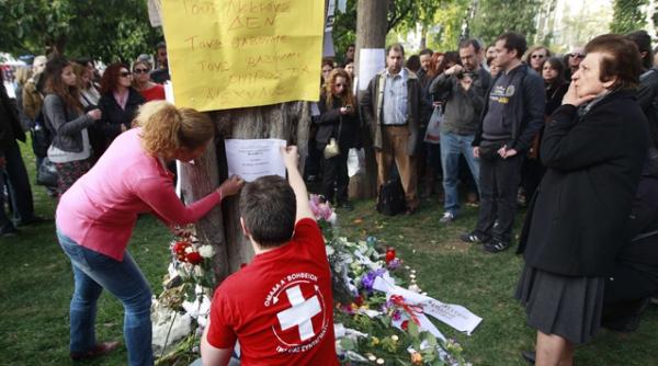 in grecia dramele oamenilor obisnuiti sunt tot mai mari iar gesturile disperate tot mai frecvente