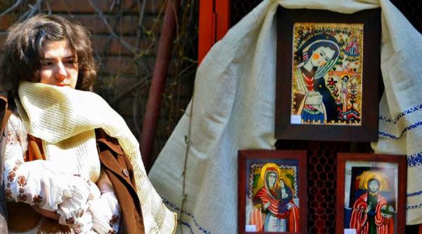 oua incondeiate tesaturi bunatati si fel de fel la targurile de florii