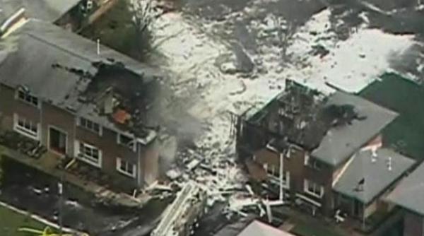 un avion militar american s a prabusit intr o zona rezidentiala video