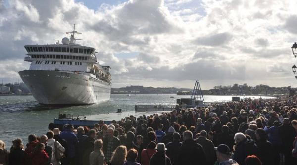 semn rau vasul care reface traseul titanicului s a intors din drum dupa cateva ore