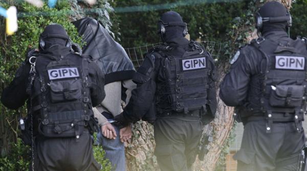 trei tineri romani suspectati de uciderea lui jean neree ronfort un celebru expert in arta presa