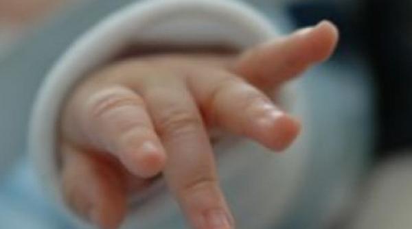 o fetita de doar doua luni din vaslui a fost omorata in bataie pentru ca plangea