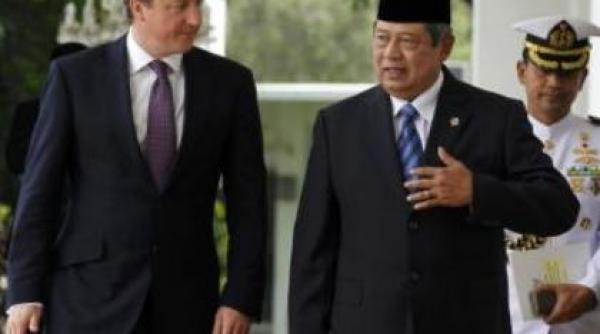 premierul britanic david cameron se afla in indonezia suntem pregatiti sa acordam ajutor in caz de tsunami