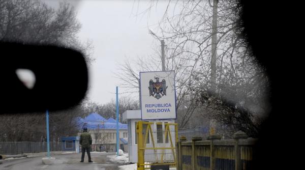 trafic ridicat la frontiera in perioada sarbarorilor pascale 021 9590 aici puteti suna pentru a semnala actele ilegale transfrontaliere