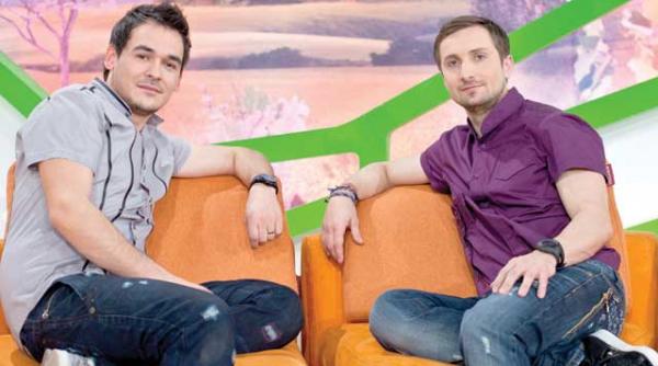 iepurasii de serviciu la televizor