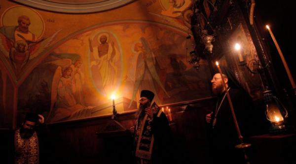 avionul ce trebuia sa aduca la suceava lumina sfanta nu a putut ateriza