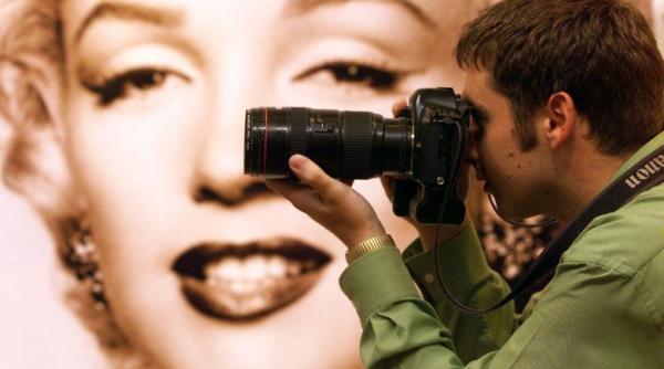 fotografii in premiera cu marilyn monroe facute publice la 50 de ani de la moartea frumoasei actrite
