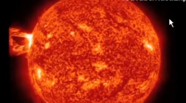 spectacol solar un satelit nasa a surprins o eruptie de plasma de intensitate medie video