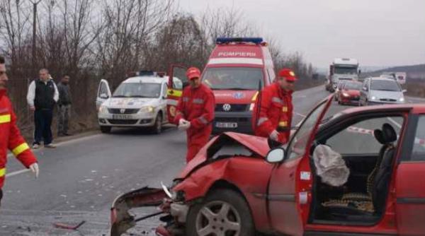 grav accident pe dn 1 un mort si cinci raniti un copil este in coma