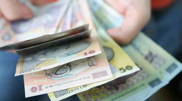 numarul romanilor datori la plata utilitatilor s a dublat 420 000 de restante adunate anul trecut