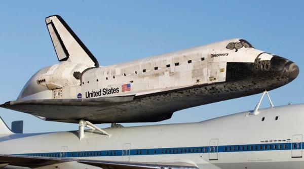 discovery devine piesa de muzeu urmareste live retragerea navetei spatiale la centrul steven udvar hazy