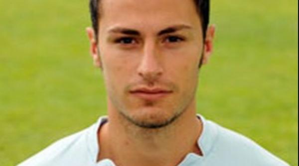 fundasul lui lazio stefan radu audiat o ora si jumatate pentru gestul asemanator salutului nazist