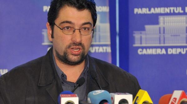 sever voinescu ironizeaza motiunea de cenzura a usl cred ca la conceperea ei a lucrat si marian vanghelie